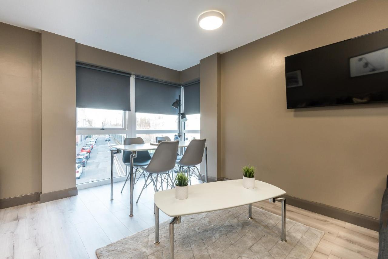 Host Apartments - Spacious 3 Bed Apartment With 3 Ensuites ลิเวอร์พูล ภายนอก รูปภาพ