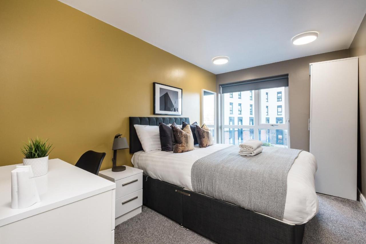 Host Apartments - Spacious 3 Bed Apartment With 3 Ensuites ลิเวอร์พูล ภายนอก รูปภาพ