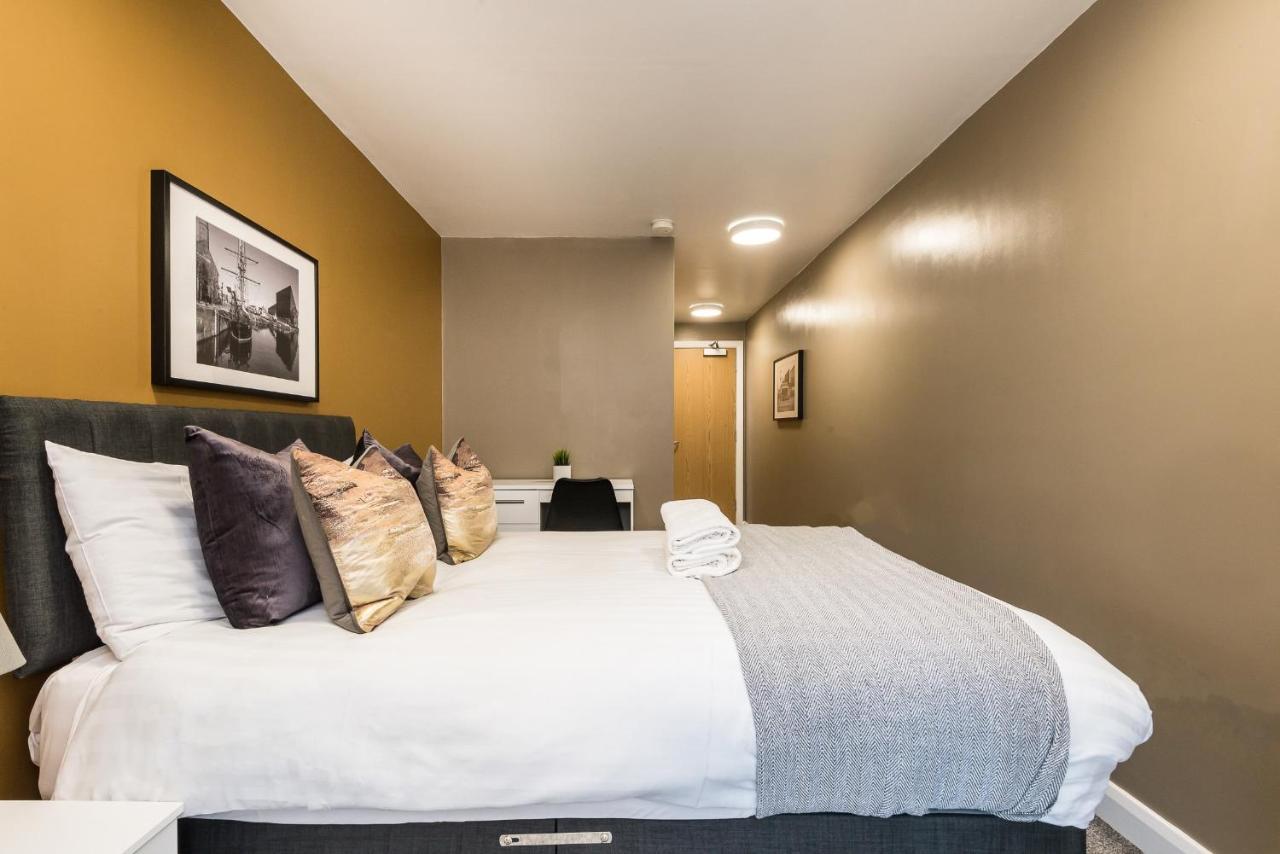 Host Apartments - Spacious 3 Bed Apartment With 3 Ensuites ลิเวอร์พูล ภายนอก รูปภาพ