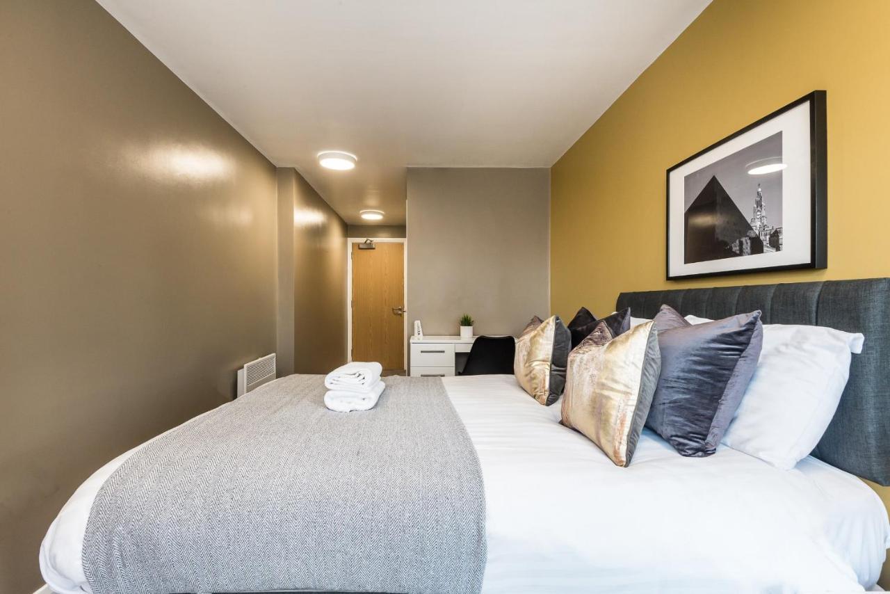 Host Apartments - Spacious 3 Bed Apartment With 3 Ensuites ลิเวอร์พูล ภายนอก รูปภาพ